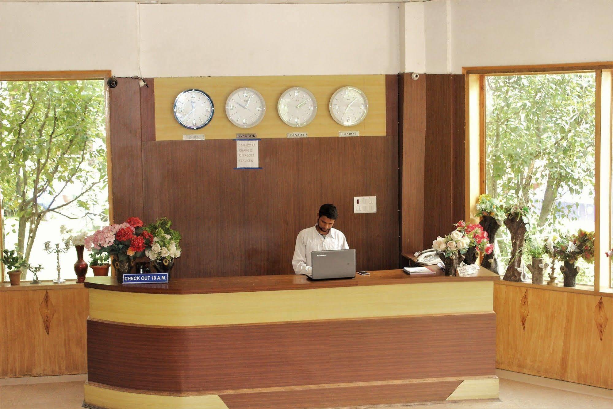 Hilltone Resorts & Spa Manāli Extérieur photo